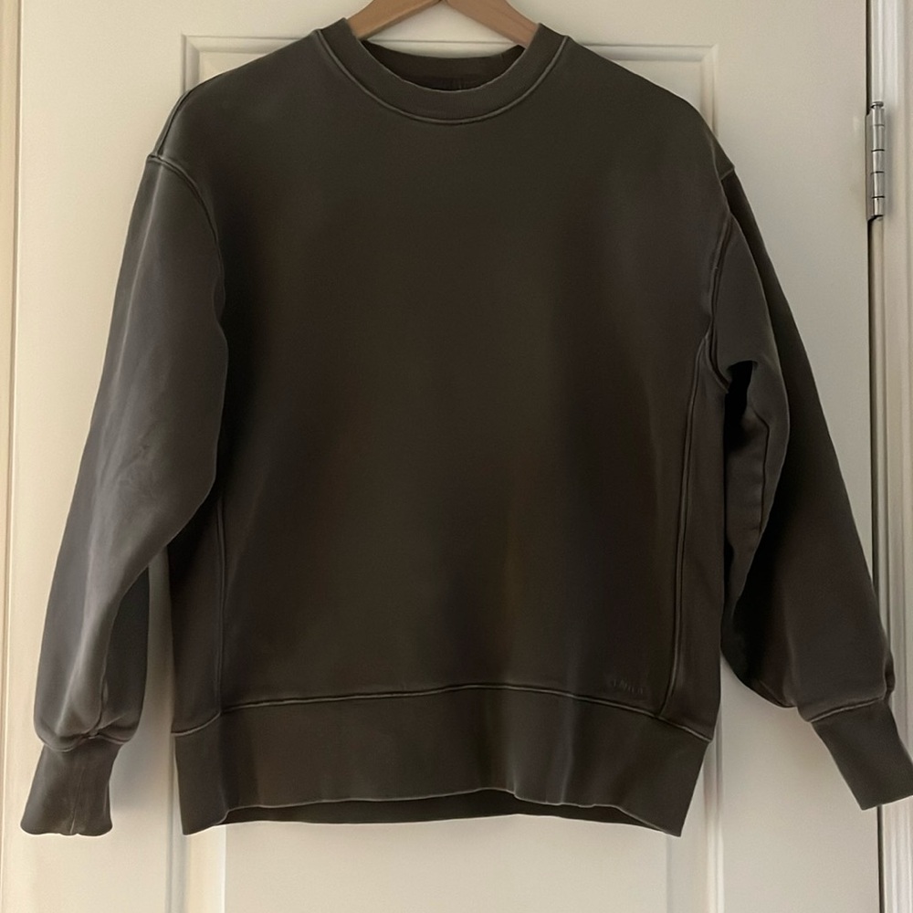 Aritzia TNA Cozy Fleece Boyfriend Fit Sweatshirt
